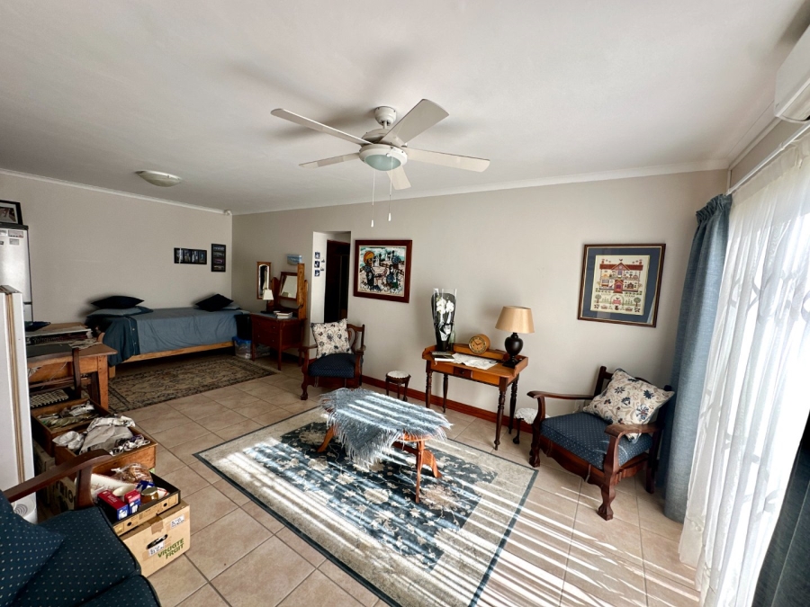 4 Bedroom Property for Sale in Fraaiuitsig Western Cape